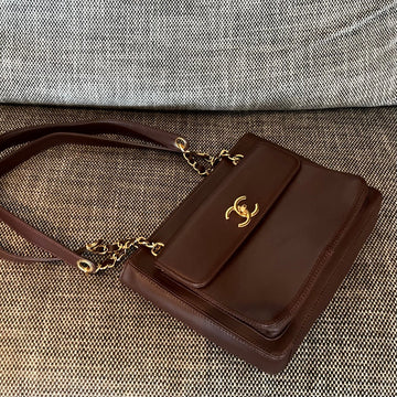 CC Vintage Turn-Lock Tote Bag 26CM Burgundy Leather