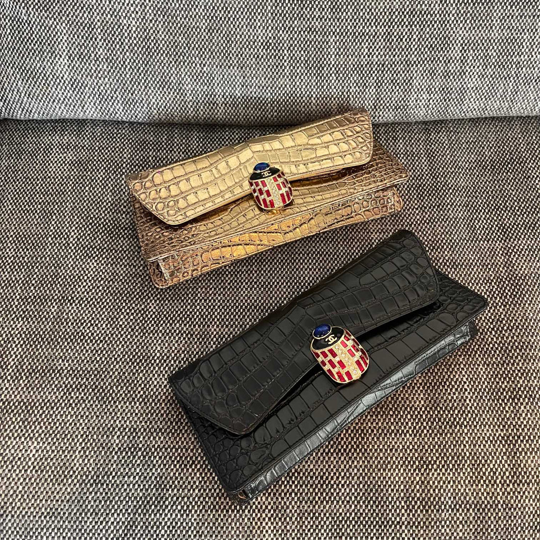 CC 19A Scarab Clasp Clutch Crocodile 30CM Embossed Cowhide