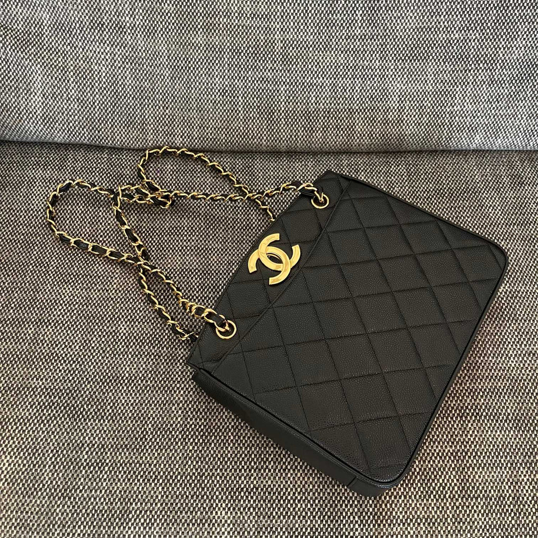 CC Vintage CC Lock Tote Bag 28CM Black Cowhide