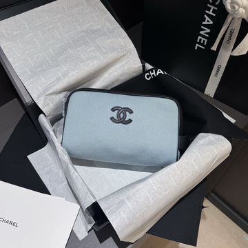 CC Coco Beach 26S Zipped Pouch CC Logo 22CM Blue Canvas 292117