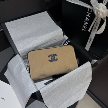 CC Coco Beach 26S Zipped Pouch CC Logo 22CM Beige Canvas 292116