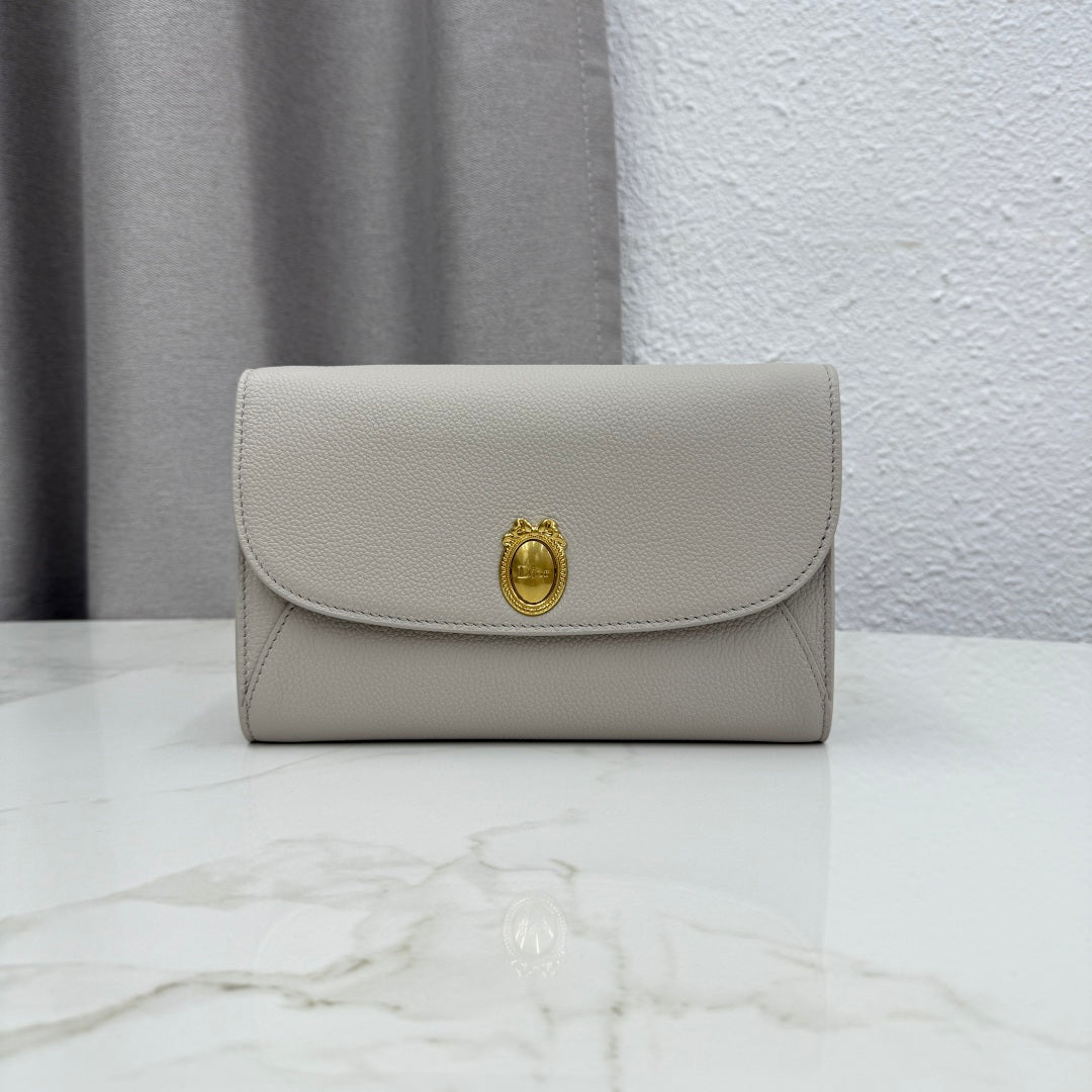 CD Médaillon Envelope Pouch 20.5cm Gris Pietro Cowhide Leather Ghw 158546
