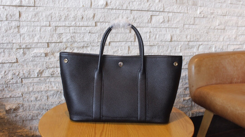 HM Garden Party 31 Black Calfskin