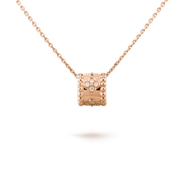 Perlee Pedant Pink Gold Necklace