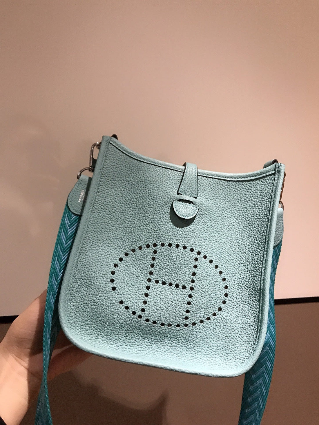HM Evelyne Mini 18 Sapphire Togo