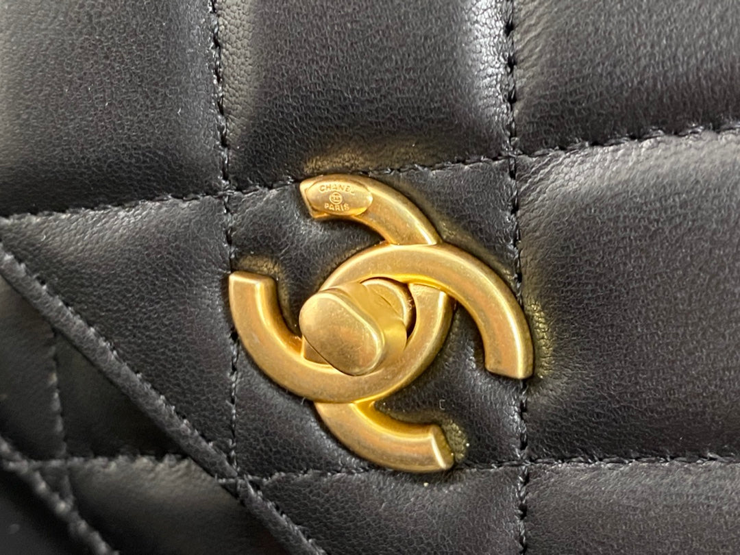 Classic Woc 19CM Black Lambskin Gold Hardware