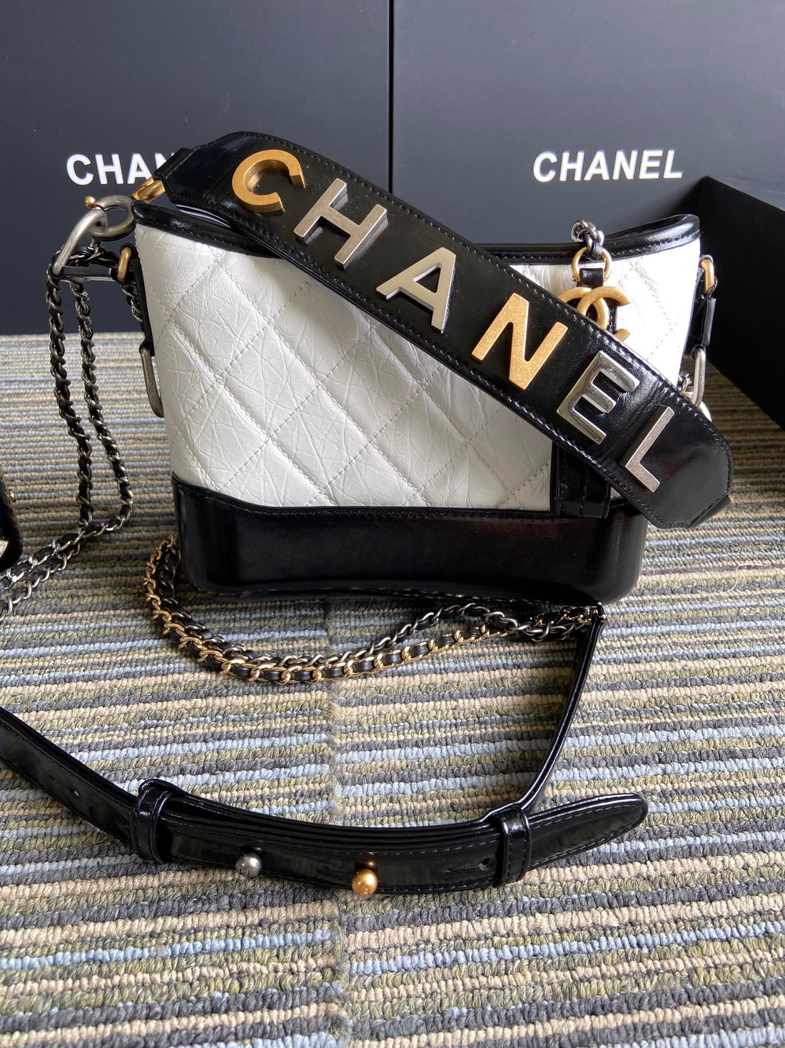 CC Medium 20 Hobo Bag In White Mix Black Calfskin With Strap