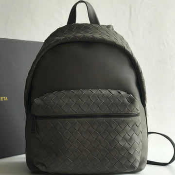 Small Intrecciato 41 Backpack In Charcoal Black Calfskin
