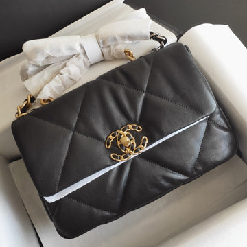 19 Flap Bag Black Goatskin Gold Hardware