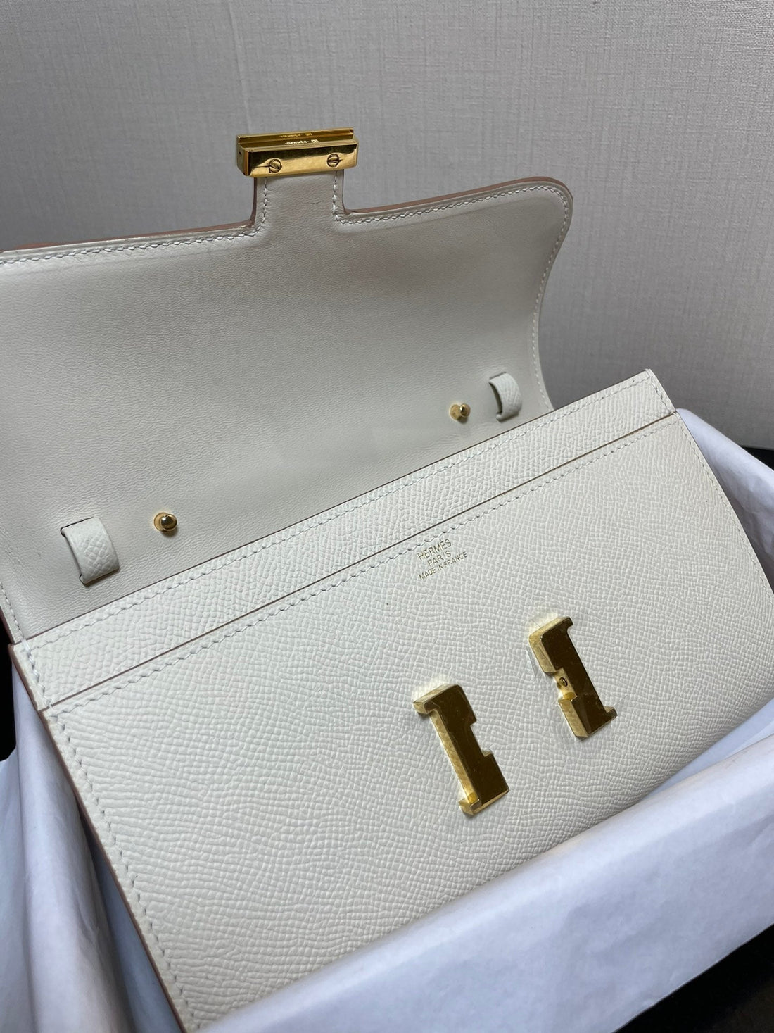 Constance To Go 20.5 White Epsom Gold Hardware