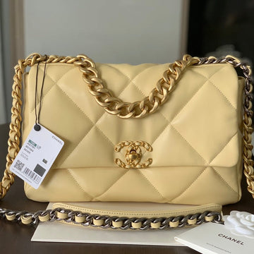 19 Flap Bag 30 Light Yellow Goatskin