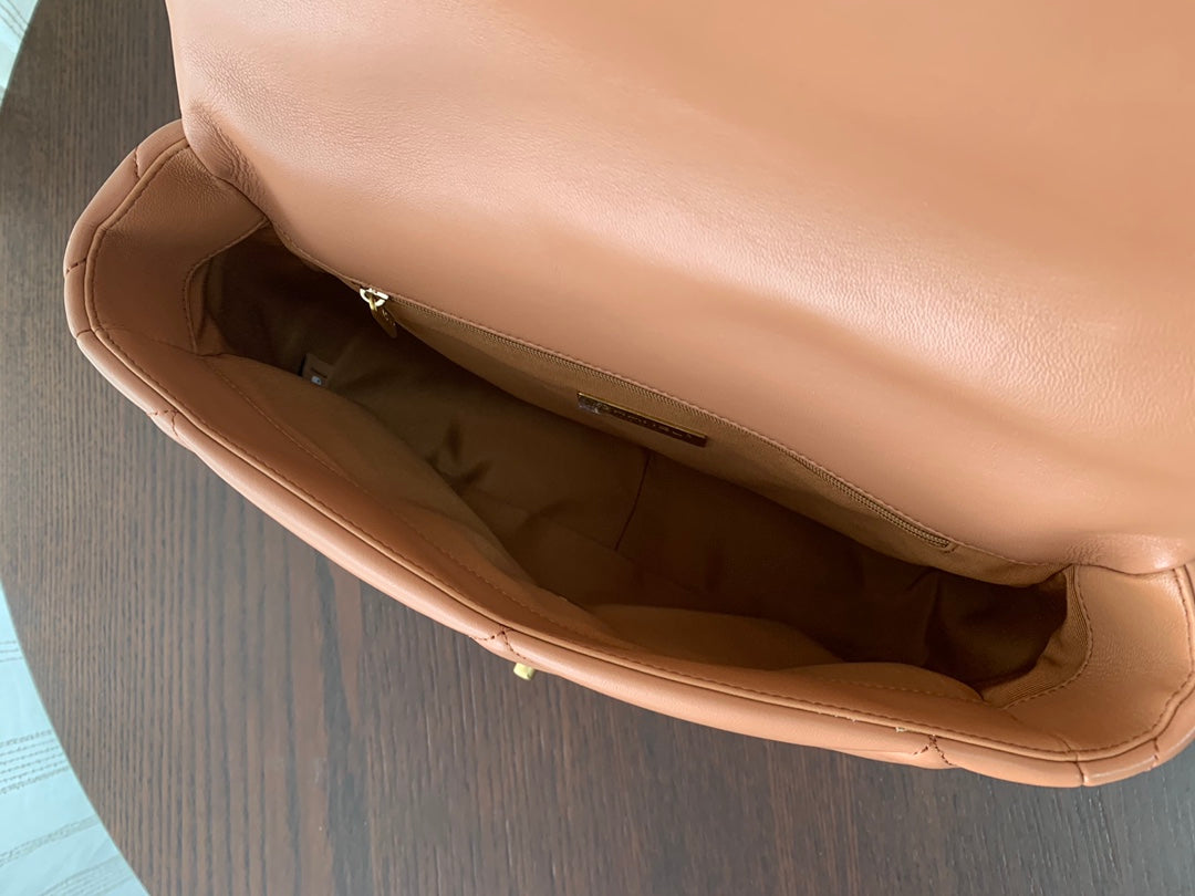 19 Flap Bag 30 Brown Goatskin