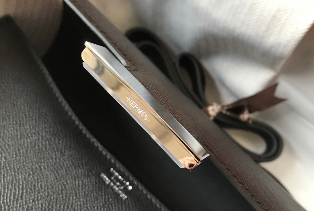 Constance 24CM Black Epsom Silver Hardware