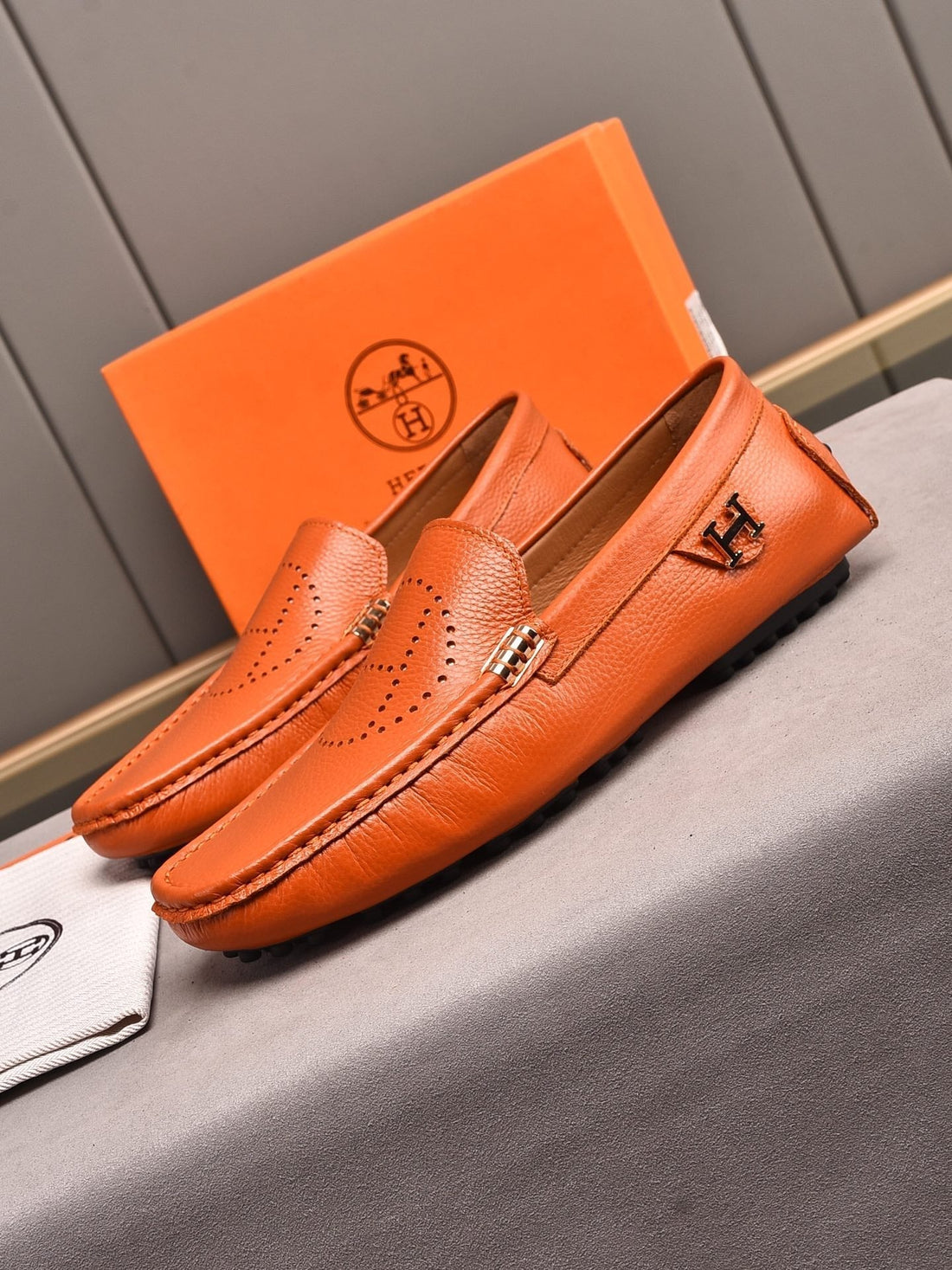 Hm Men's Loafer Vibrant Orange Cowhide 509528