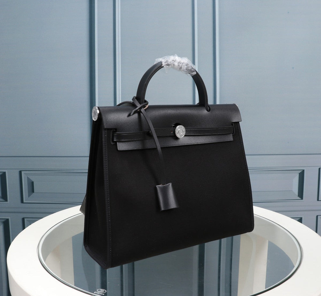 HM Herbag Zip 31 Black Canvas