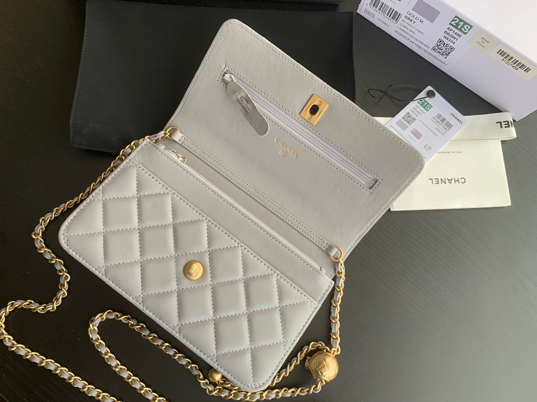 Classic Woc 19CM White Lambskin Gold Hardware