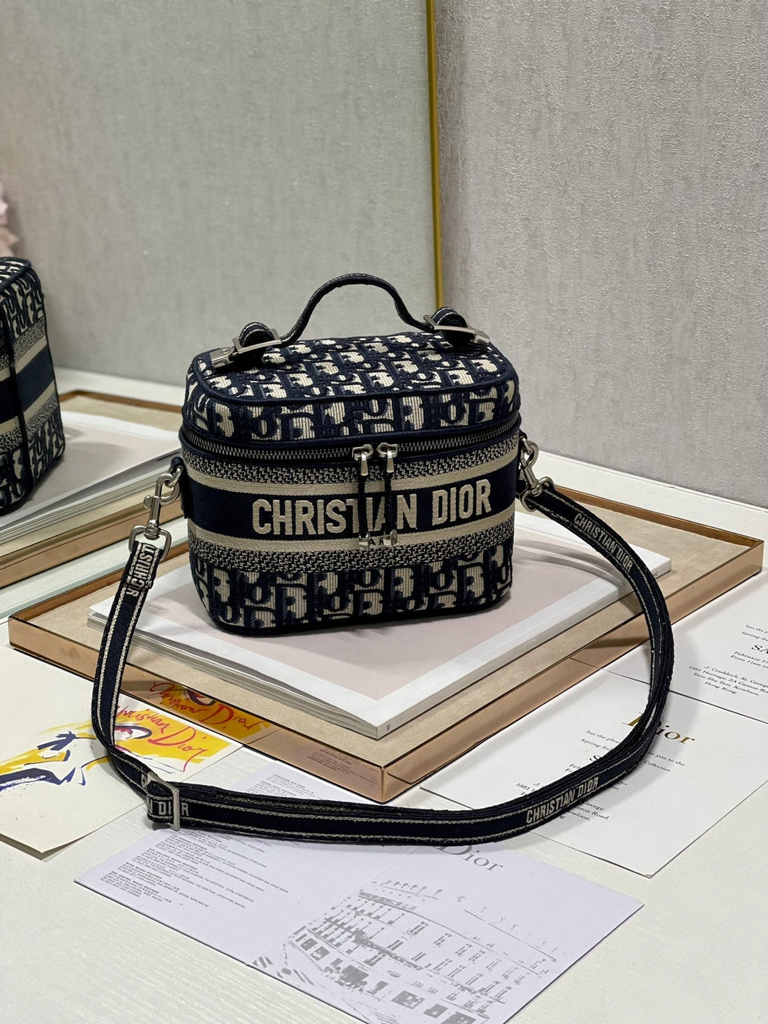 Crossbody Mini 18 Vanity Case In Black Monogram Oblique Jacquard