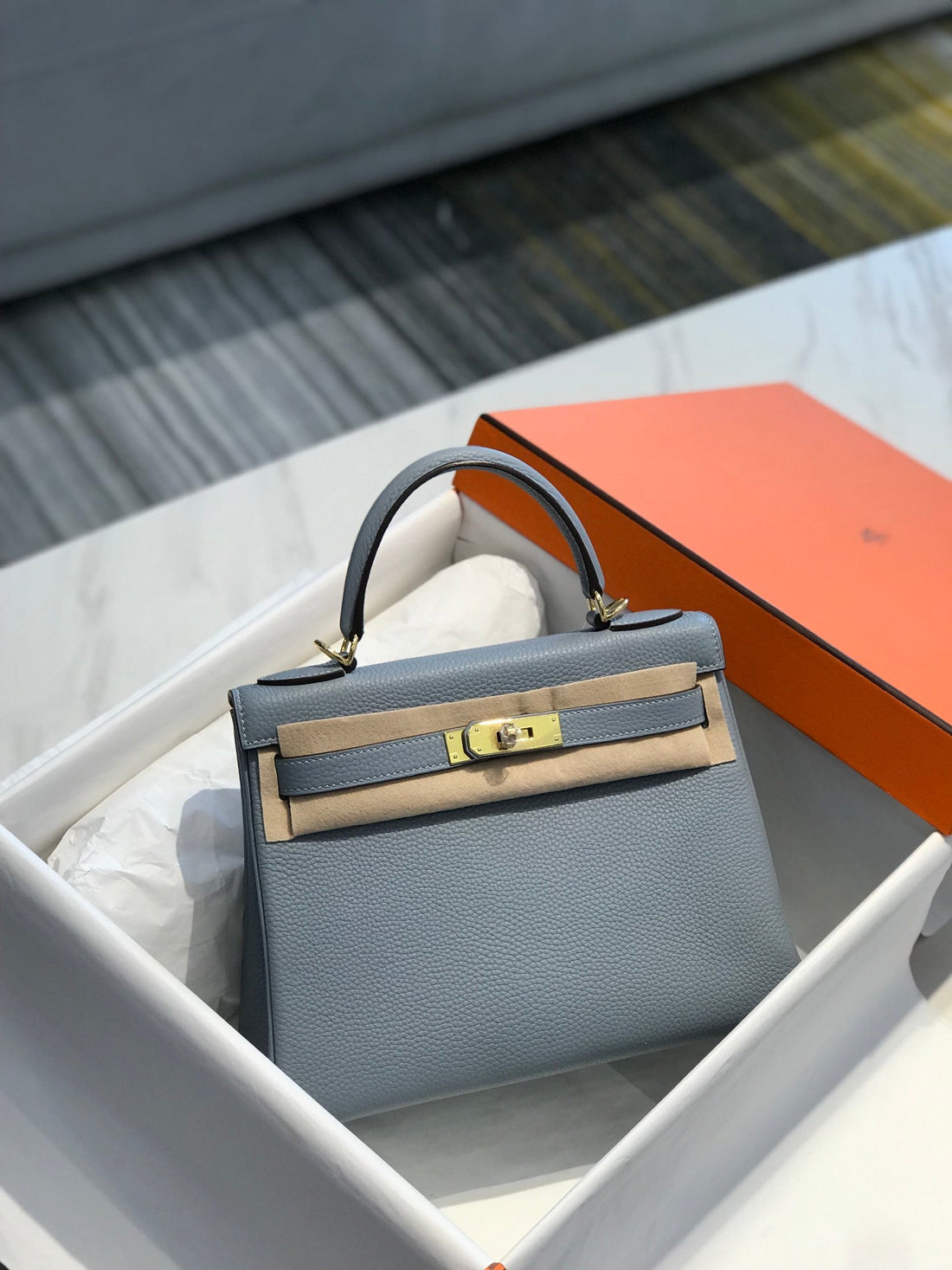 HM Kelly 25CM Linen Blue Togo Gold Hardware