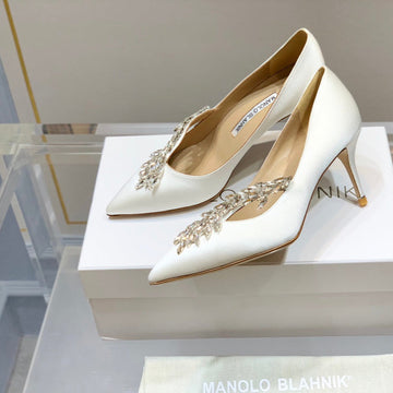 Manolo Wheat Ear Rhinestone High Heels Pumps White Silk Fabric 327453
