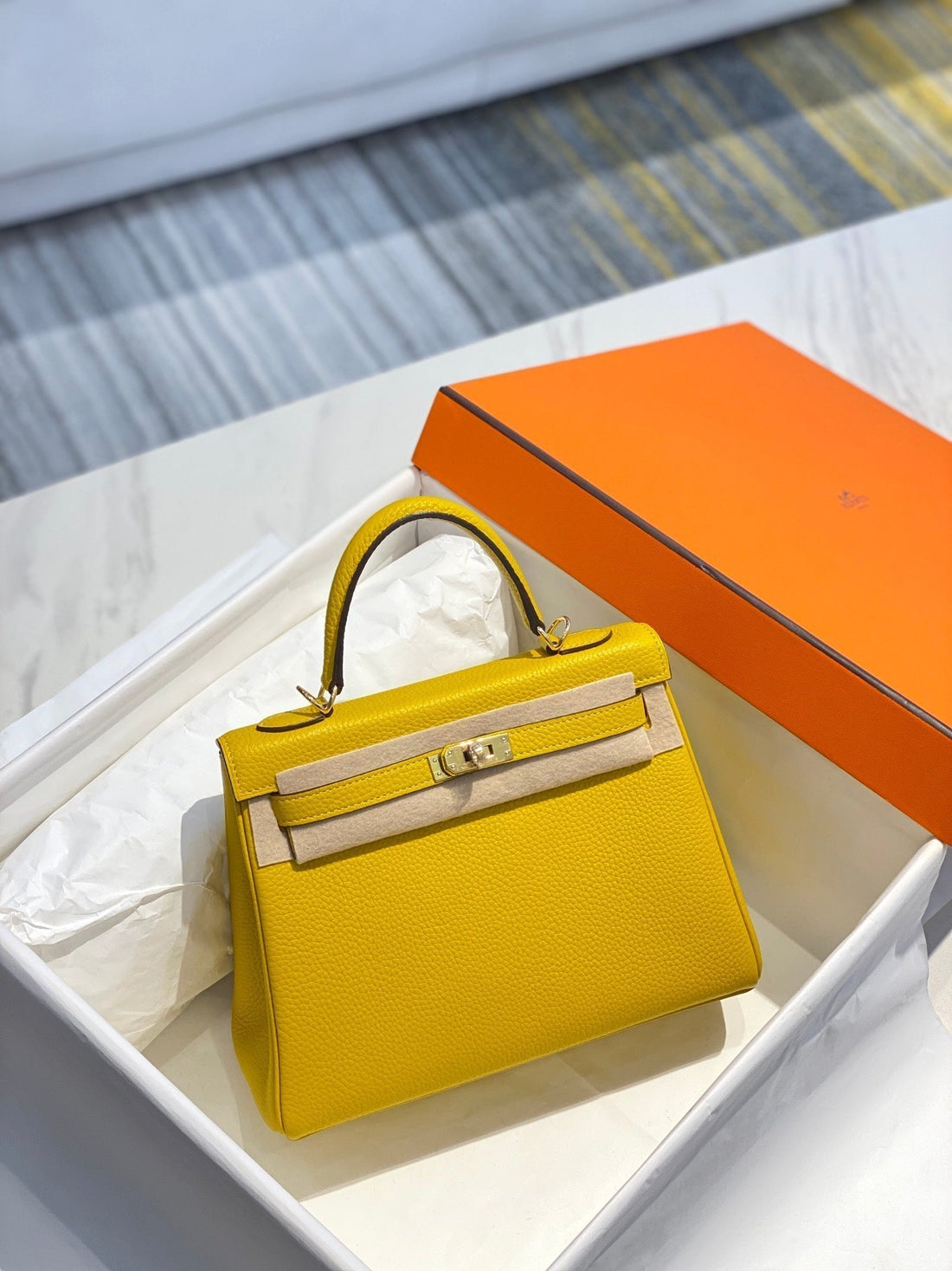 HM Kelly 32CM Bag In Lemon Togo Gold Hardware