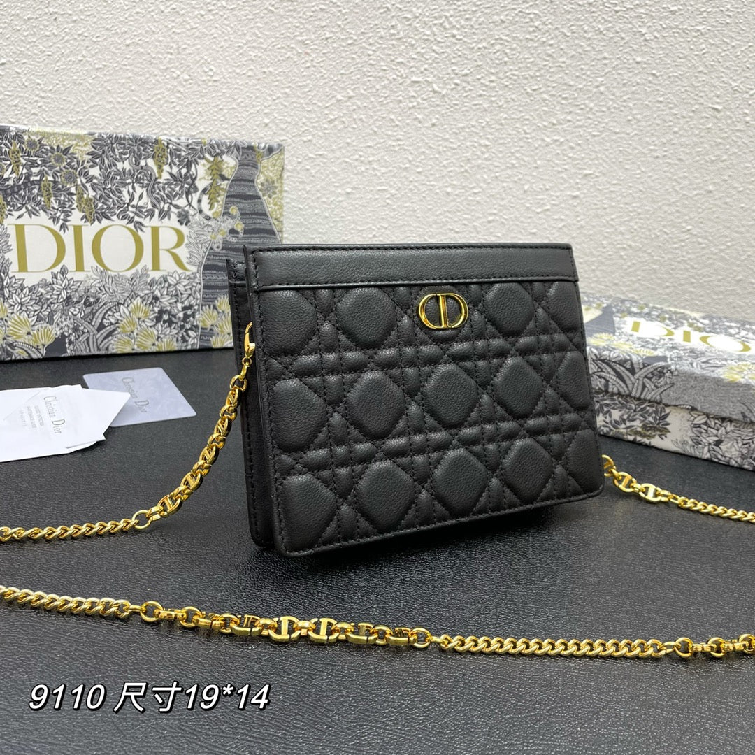 Caro Pouch 19 Bag In Black Calfskin