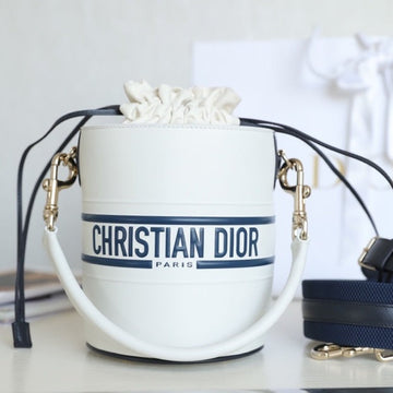 Vibe 18 Bucket Bag In White Calfskin