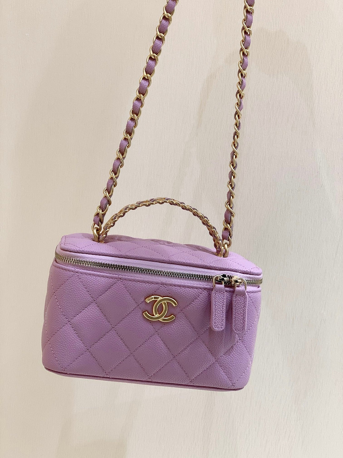 CC Vanity Case 19 Pink Caviar Gold Hardware