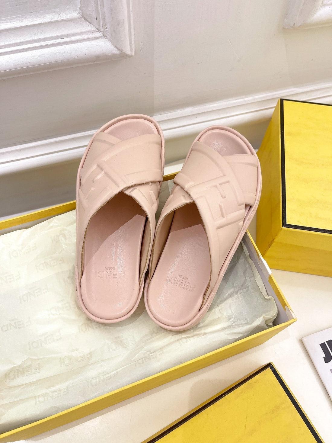 Fendi Crossover Slipper In Pale Pink Calfskin