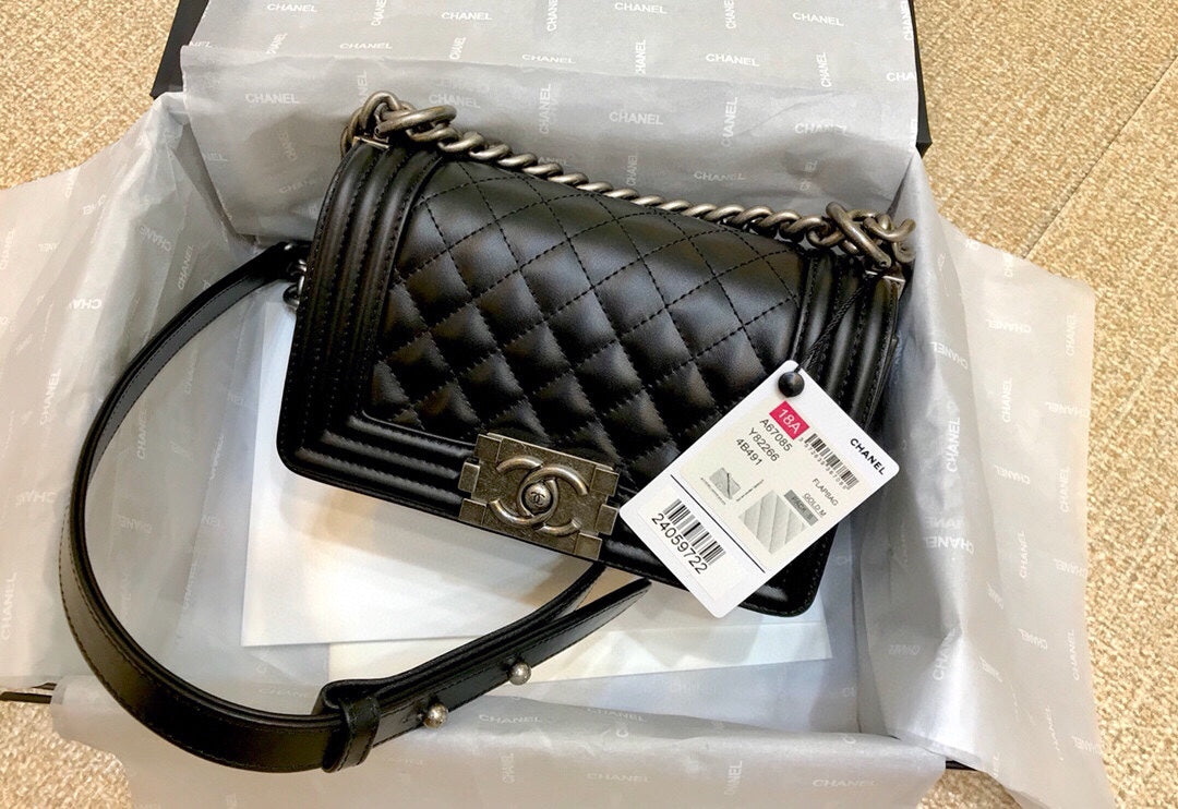 Boy Bag Small 20 Black Quilted Lambskin Aged Ruthenium Hardware