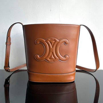 Bucket Cuir Triomphe 24 Ginggerbread Brown Calfskin