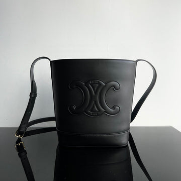 Bucket Cuir Triomphe 24 Calfskin Black