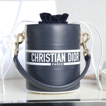 Vibe 18 Bucket Bag In Black Calfskin