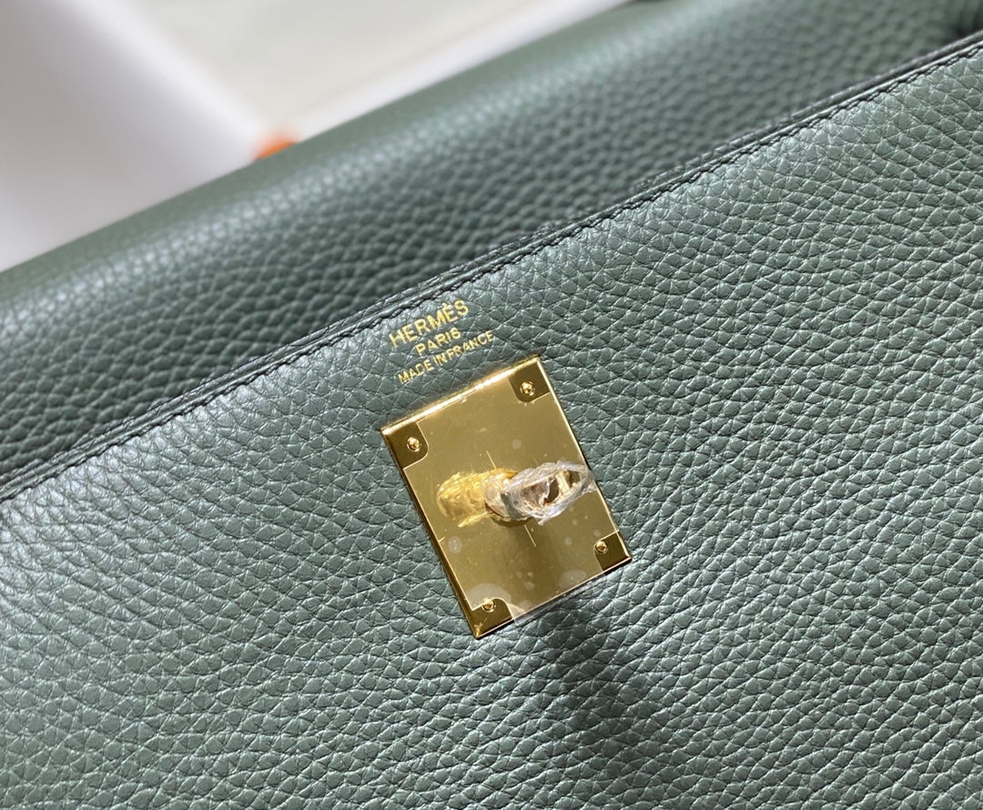 HM Kelly 25CM Almond Green Togo Gold Hardware
