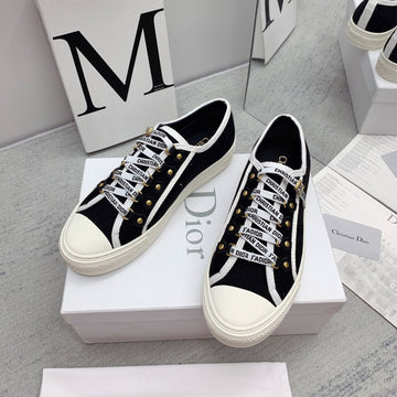 Walkn Sneaker Black White Canvas