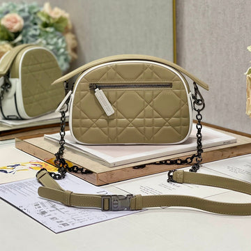 Vibe Hobo 22 Bag In Ecru Beige Calfskin