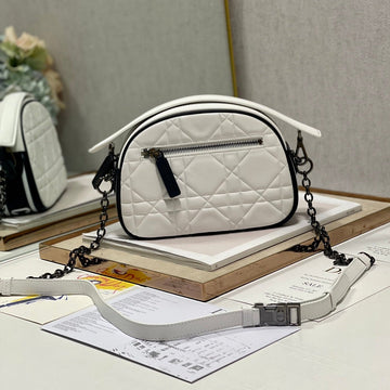 Vibe Hobo 22 Bag In White Calfskin