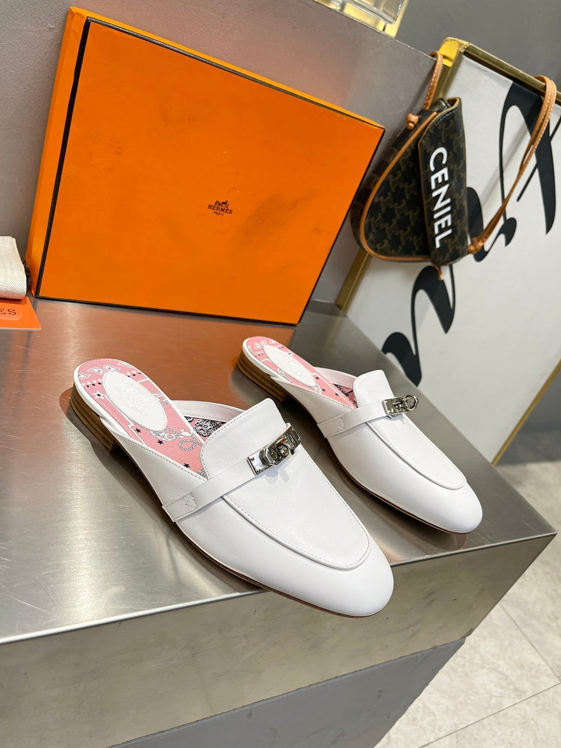 0Z Mule White Calfskin With Pink Pattern