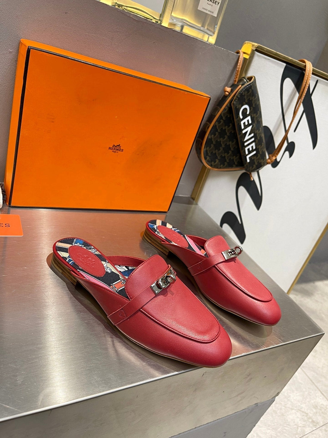 0Z Mule Ruby Calfskin With Pattern