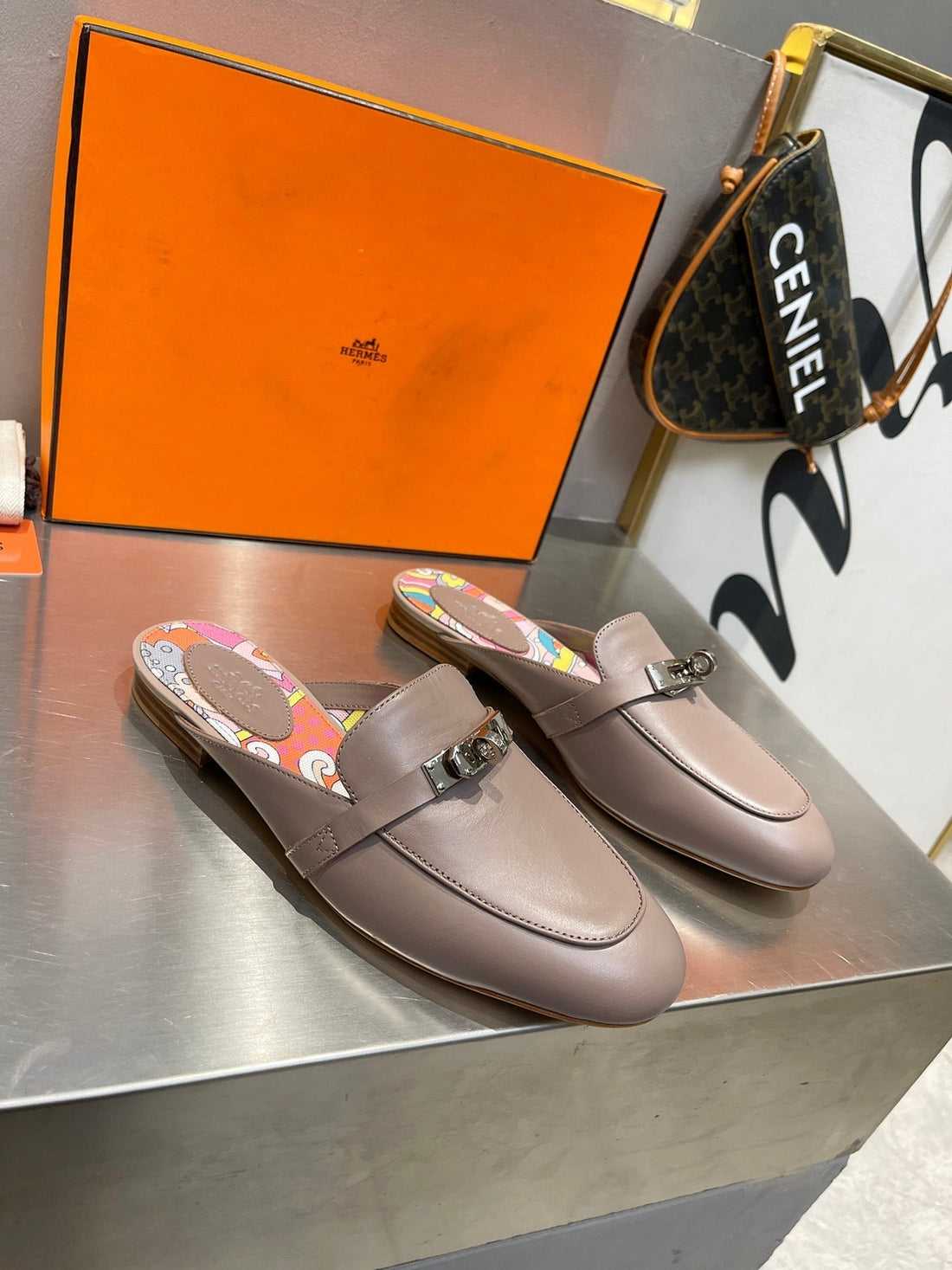 0Z Mule Ash Calfskin With Pattern