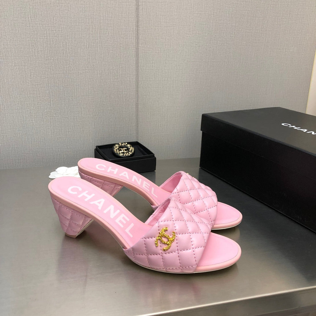 Diamond-Quilted 6 Cm Sandals In Baby Pink Lambskin