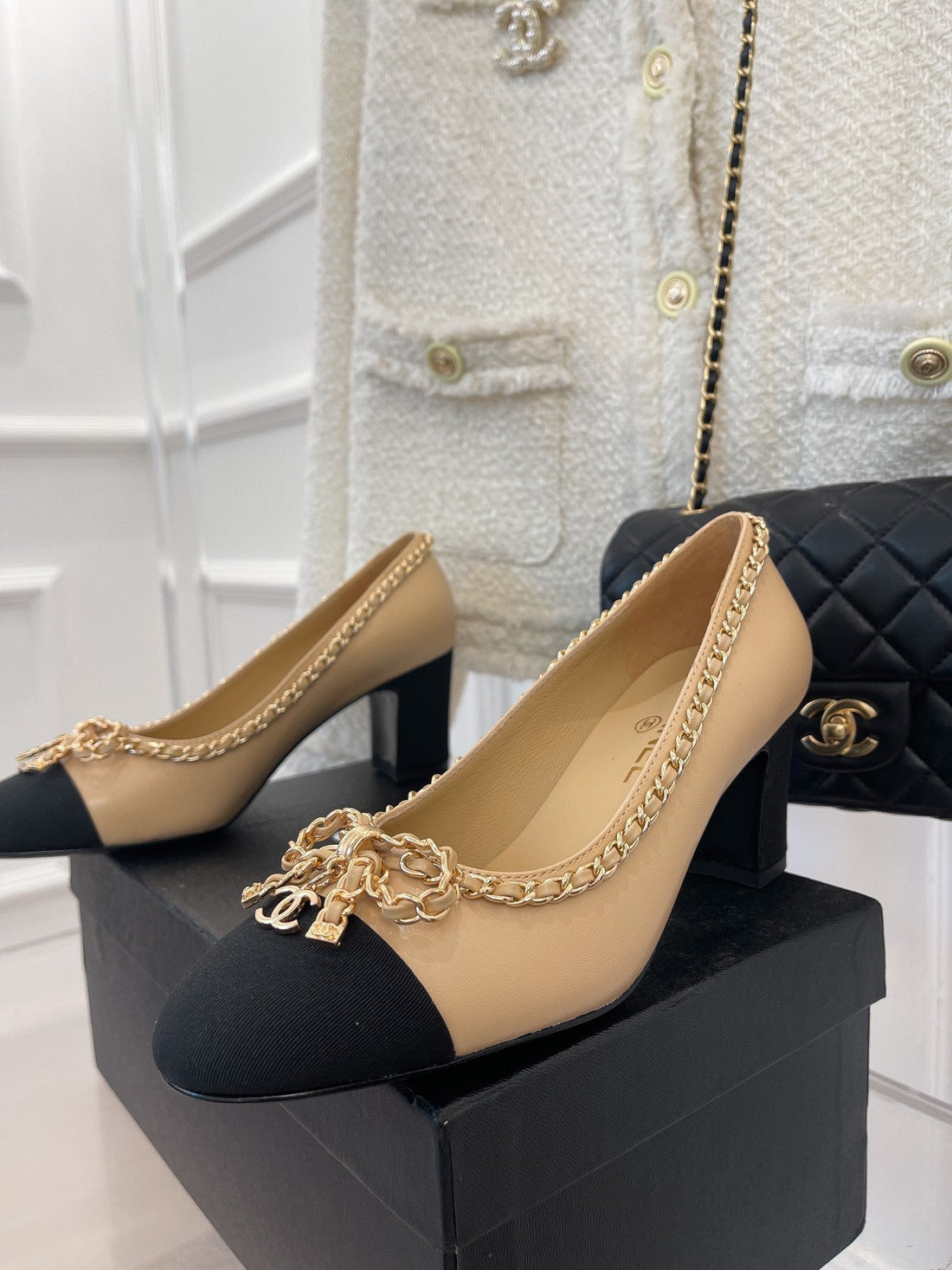 CC High Heels 65MM Beige Bow Tie Chain Lambskin