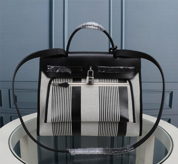 HM Herbag Zip 31 Black And White Line Motif Canvas