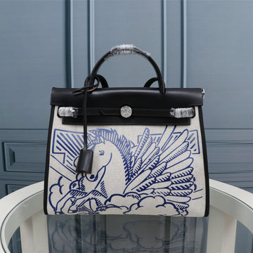 HM Herbag Zip 31 Black And White Horse Motif Canvas