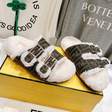 Fendi Dad Sandal Mule In Brown Monogram Ff Canvas With White Fleece