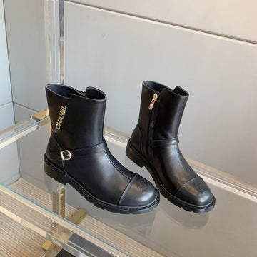 CC Front-Strap Ankle Boots 35MM Black Sheeepskin 464551