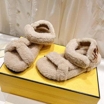 Fendi Dad Sandal In Hazelnut Beige Fleece