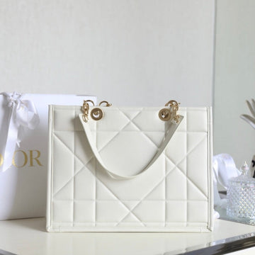 Medium Tote Book 26 Bag In White Calfskin