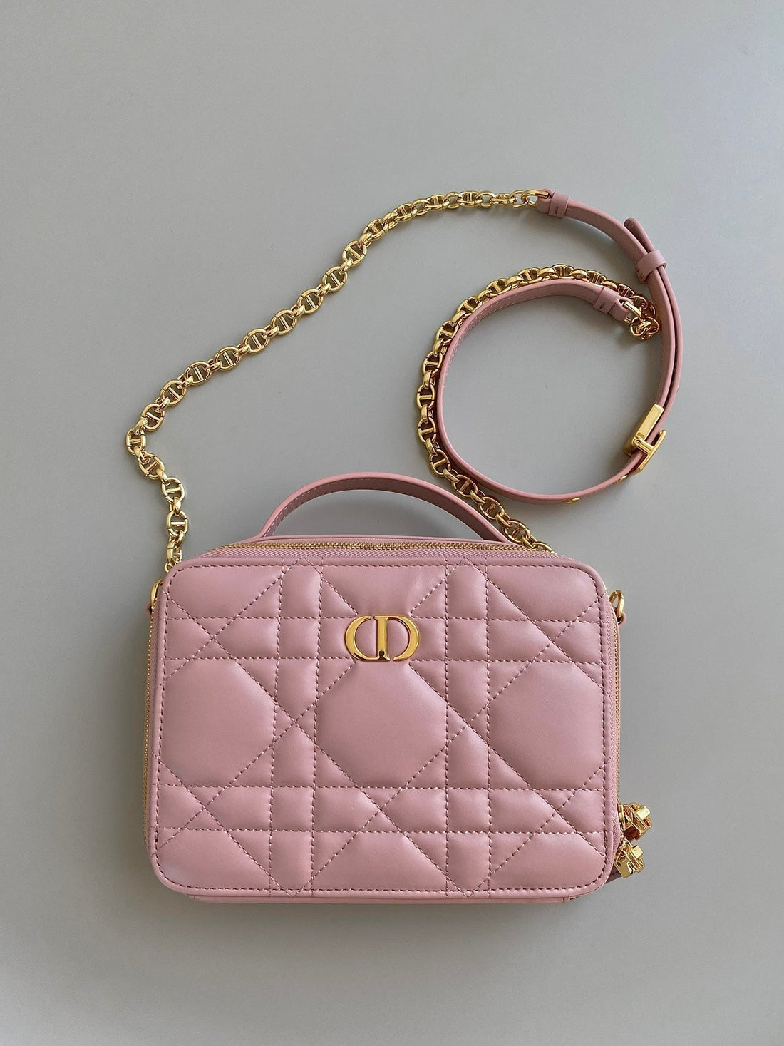 Caro 18 Camera Bag In Light Pink Calfskin