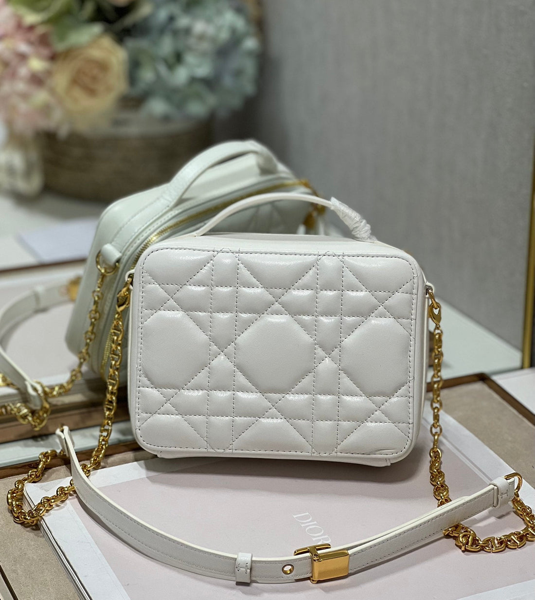 CD Caro Box 18 White Calfskin
