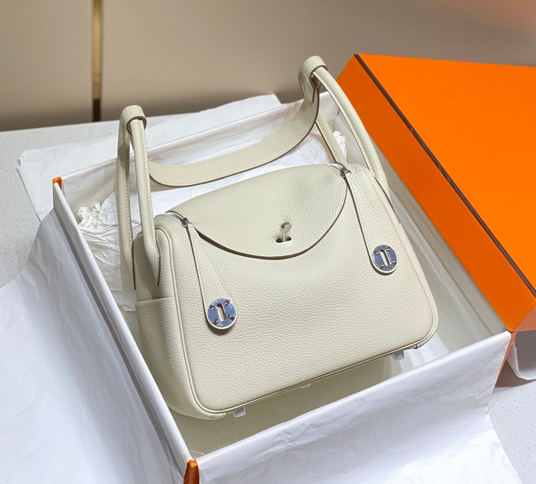HM Lindy 30 Bag White Taurillon Clemence Leather
